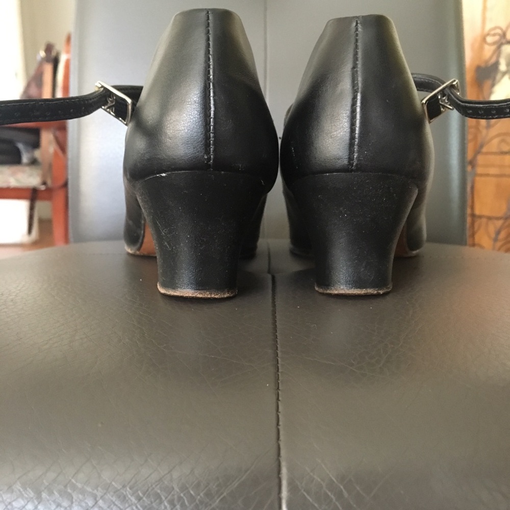 Character Shoes View 3